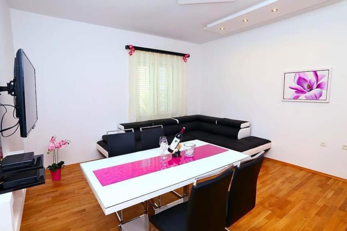 Split Central Retreat Экстерьер фото